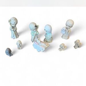 Precious Moments mini pewter Nativity Set -9 pieces in good condition
